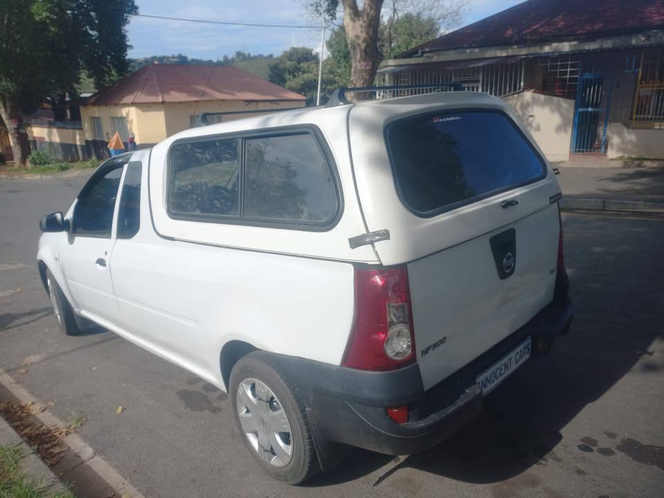 2018 NISSAN NP200 BAKKIE 1.6 Petrol, Manual, White Color, MileageAircon.