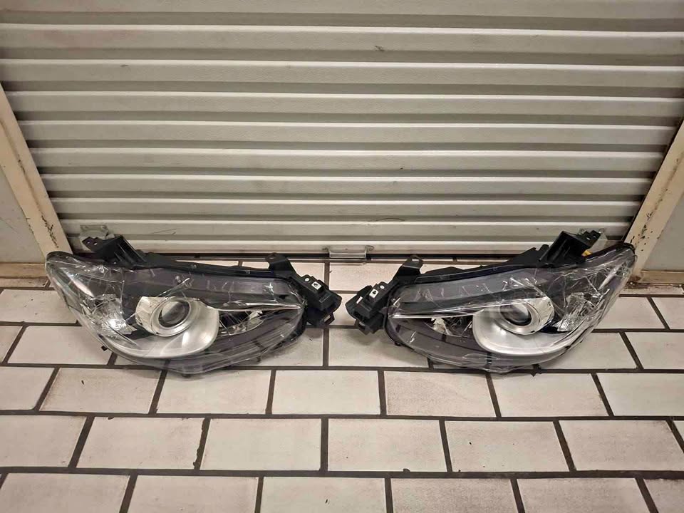 Mazda CX5 headlights both side 2014 model - Private Seller Mazda CX5 headlights both side 2014 model - Private Seller