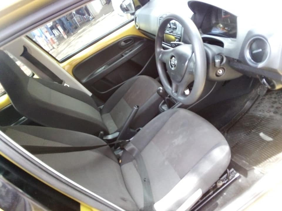 2017 VW Up MANUAL LEMON COLOR 85000KM
