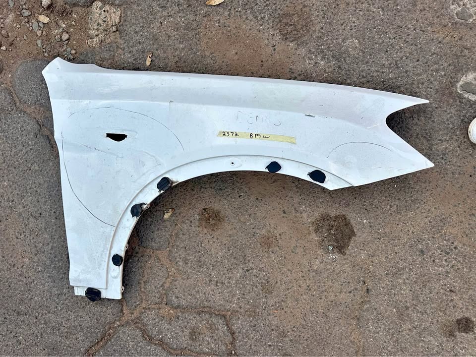 BMW x3 F25 RIGHT SIDE FENDER - Private Seller BMW x3 F25 RIGHT SIDE FENDER - Private Seller