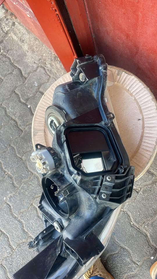 Toyota Professional xenon headlight - Private Seller Toyota Professional xenon headlight - Private Seller