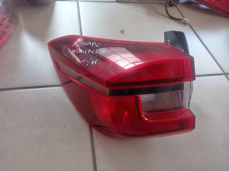 NISSAN MAGNITE TAILLIGHT LEFT SIDE - Private Seller NISSAN MAGNITE TAILLIGHT LEFT SIDE - Private Seller