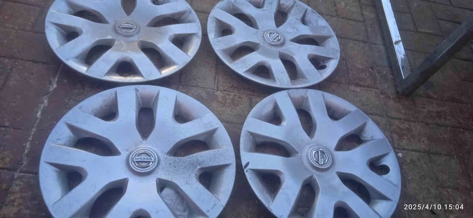 4 X 16 inch Nissan wheel caps for sell - Private Seller