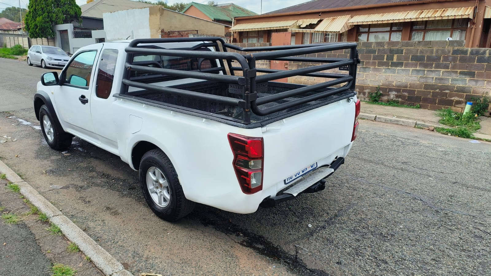 2011 Isuzu KB250 SuperCab Extended Bakkie Manual Fabric Seats Good Ord
