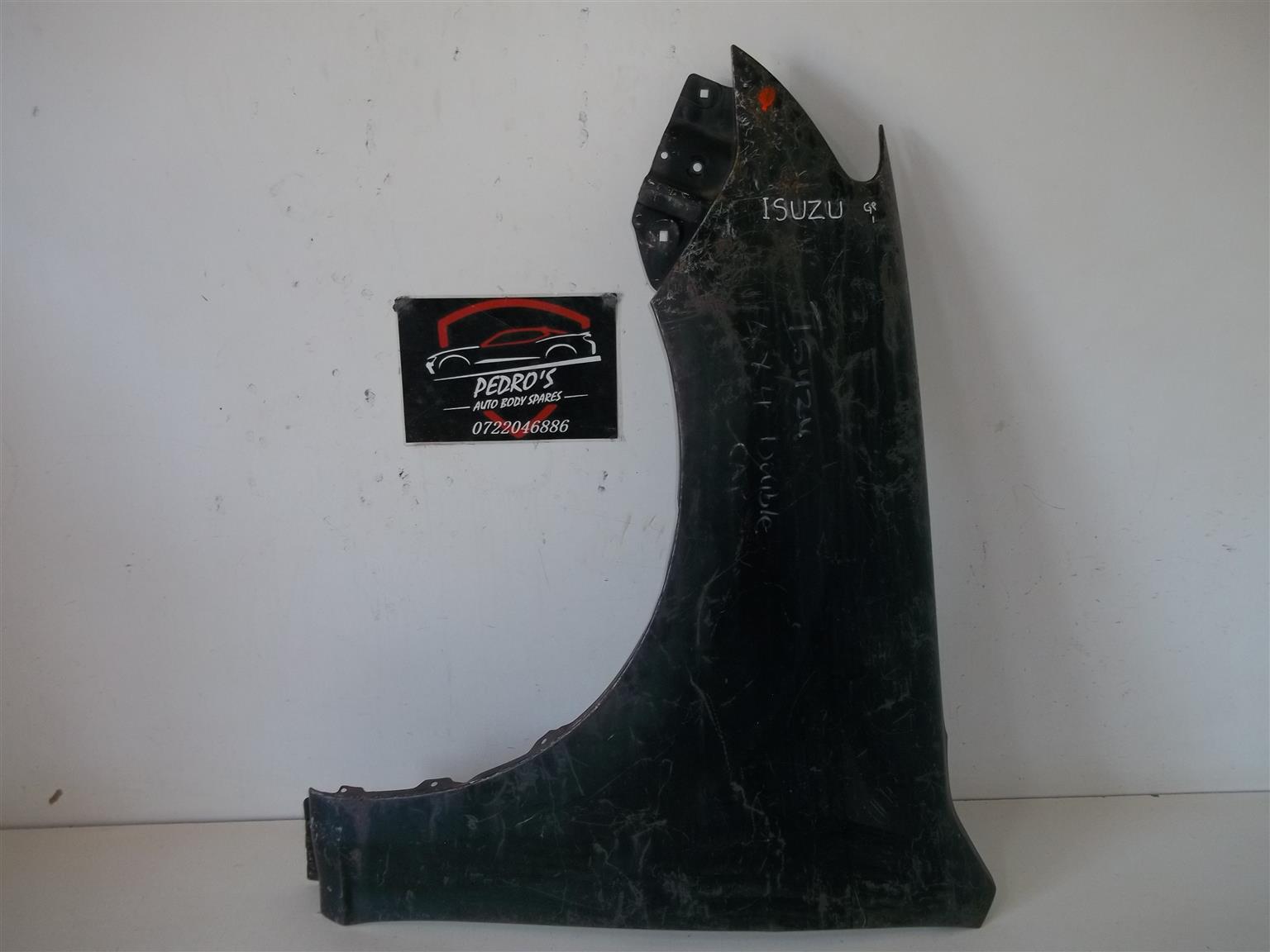 Isuzu D-Max left front fenders - Private Seller Isuzu D-Max left front fenders - Private Seller