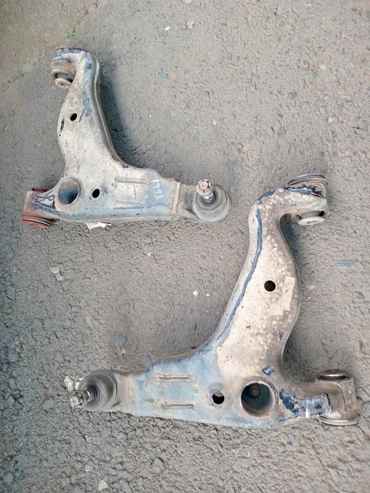 2017 Mahindra S10 SUV lower control arms for sale - Private Seller