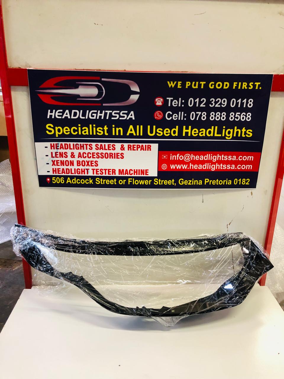 Land Rover Discovery 5 right side headlight replacement lens - Private Seller Land Rover Discovery 5 right side headlight replacement lens - Private Seller
