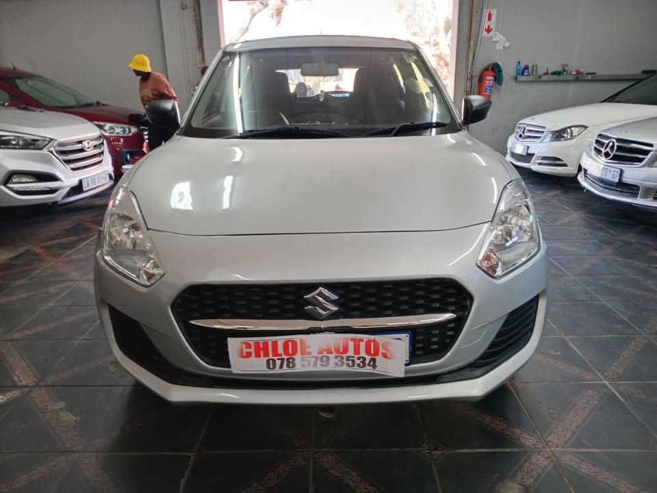 Suzuki swift 1.2 manual hatchback 2024 10000km Silver