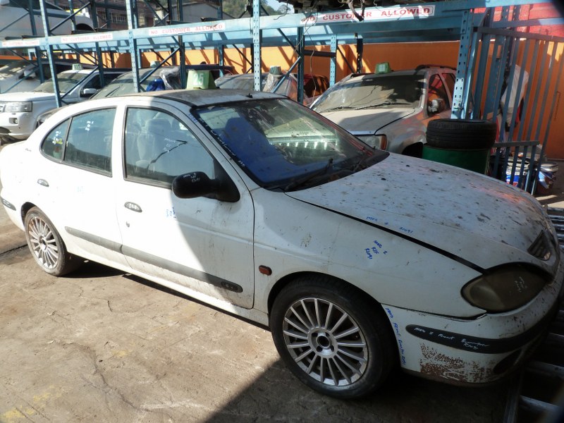 STRIPPING Renault Megane I 1.6 16V Manual - 2000 - Private Seller STRIPPING Renault Megane I 1.6 16V Manual - 2000 - Private Seller