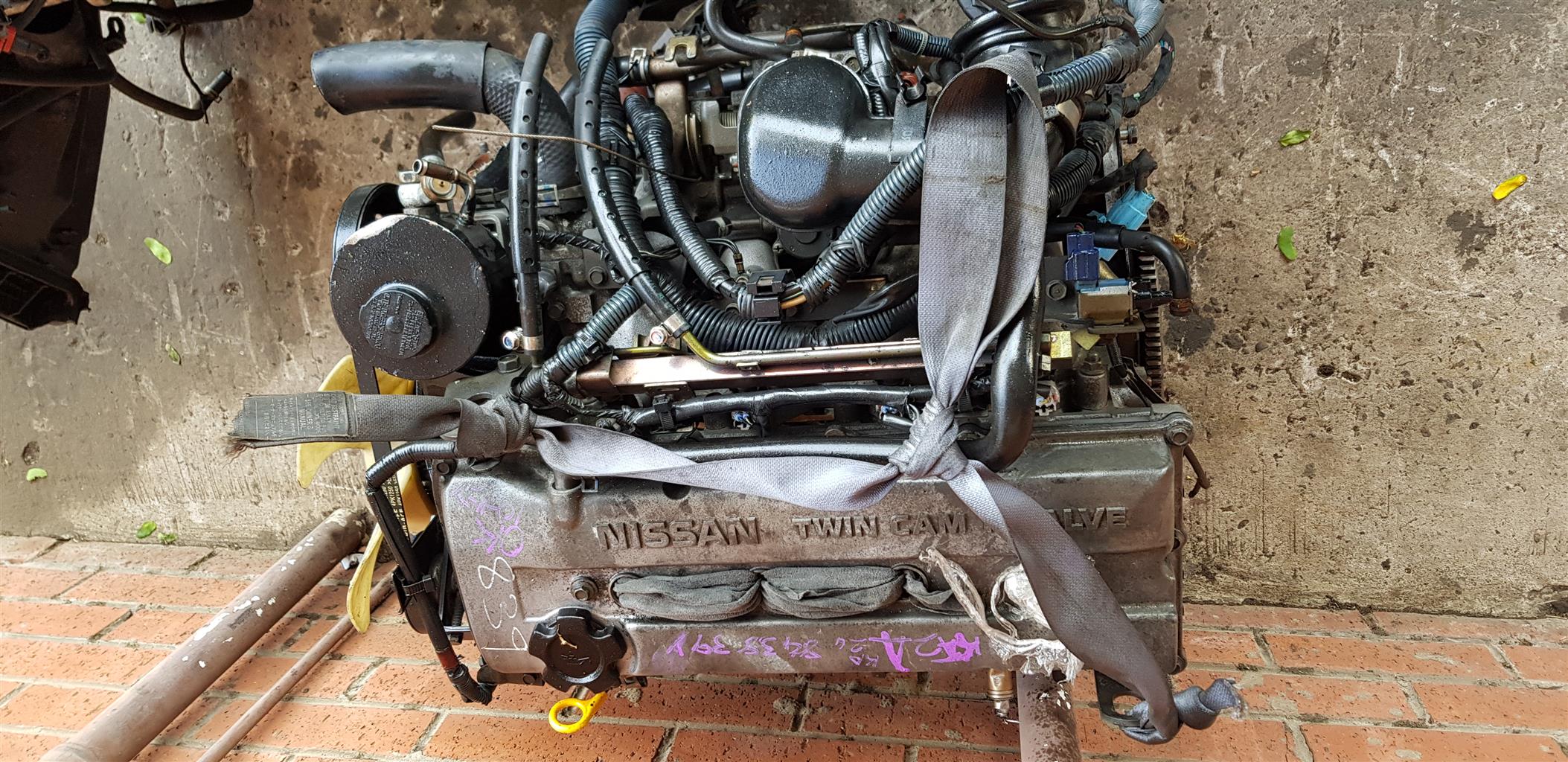 NISSAN HARDBODY/ NP300 / 2.4L / 12 VALVE / KA24 ENGINE COMPLETE - Private Seller