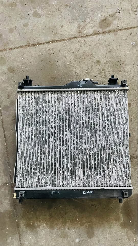Suzuki IGNIS Radiator & fan - Private Seller Suzuki IGNIS Radiator & fan - Private Seller