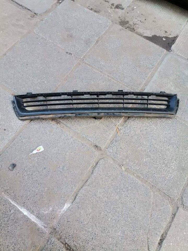 Toyota Hilux Center Grille. At Bumper & Headlights Auto Parts - Private Seller Toyota Hilux Center Grille. At Bumper & Headlights Auto Parts - Private Seller