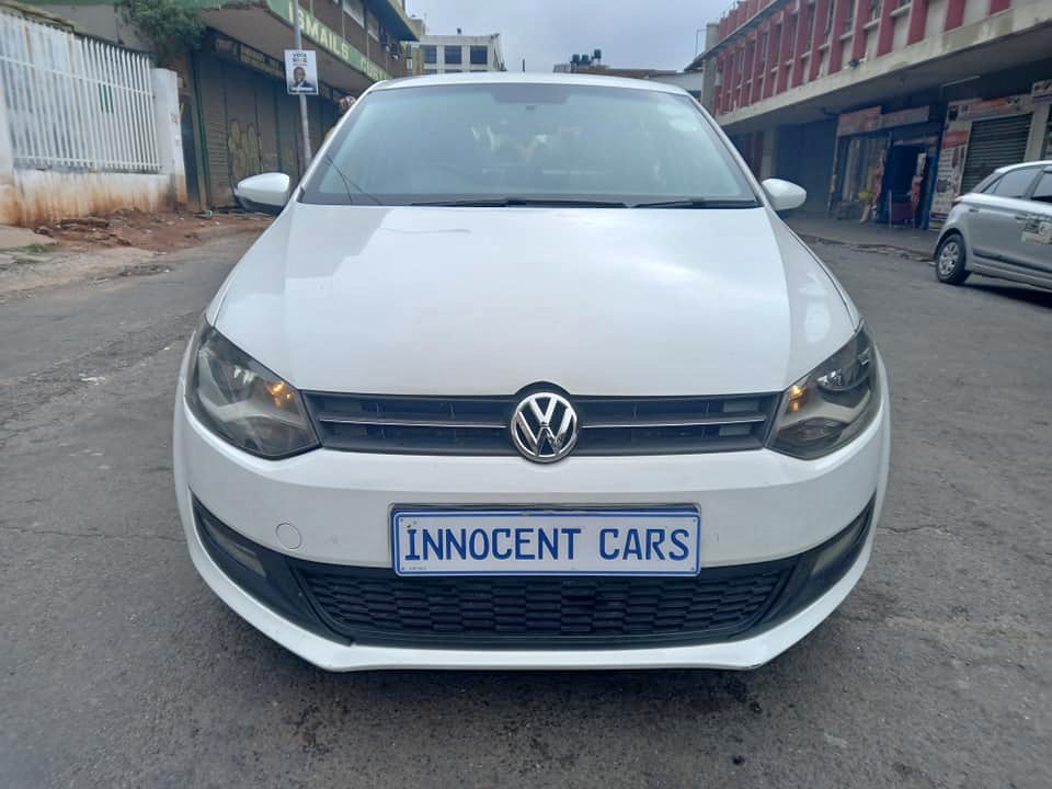2011 VW POLO 6 HATCHBACK 1.4 COMFORTLINE PETROL, WHITE COLOUR