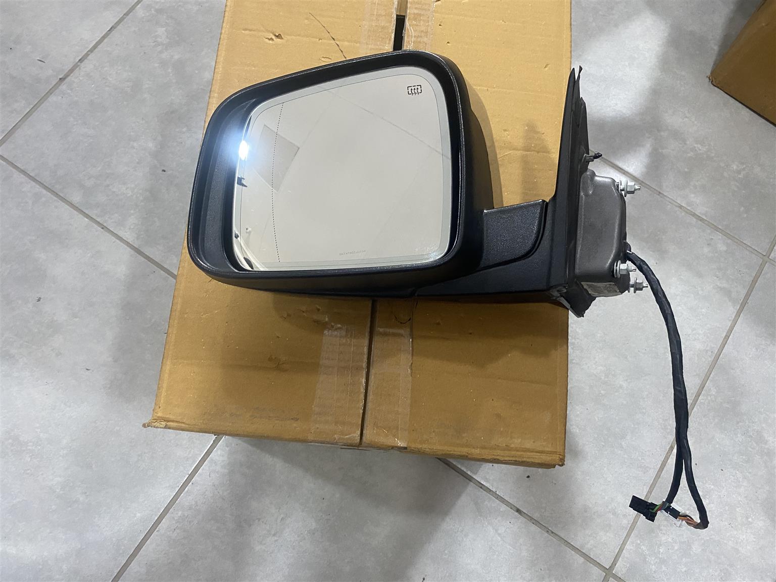 2013 JEEP GRAND CHEROKEE ELECTRONIC AUTO-FOLD DOOR MIRROR L/S FOR SALE - Private Seller 2013 JEEP GRAND CHEROKEE ELECTRONIC AUTO-FOLD DOOR MIRROR L/S FOR SALE - Private Seller