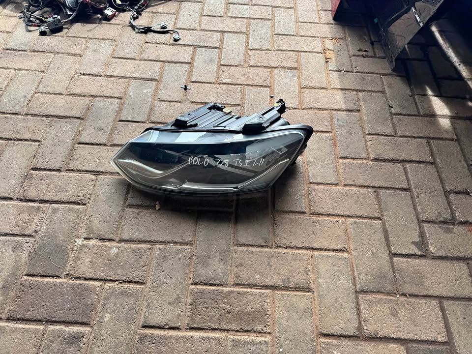 VW Polo TSI Headlight - Private Seller VW Polo TSI Headlight - Private Seller
