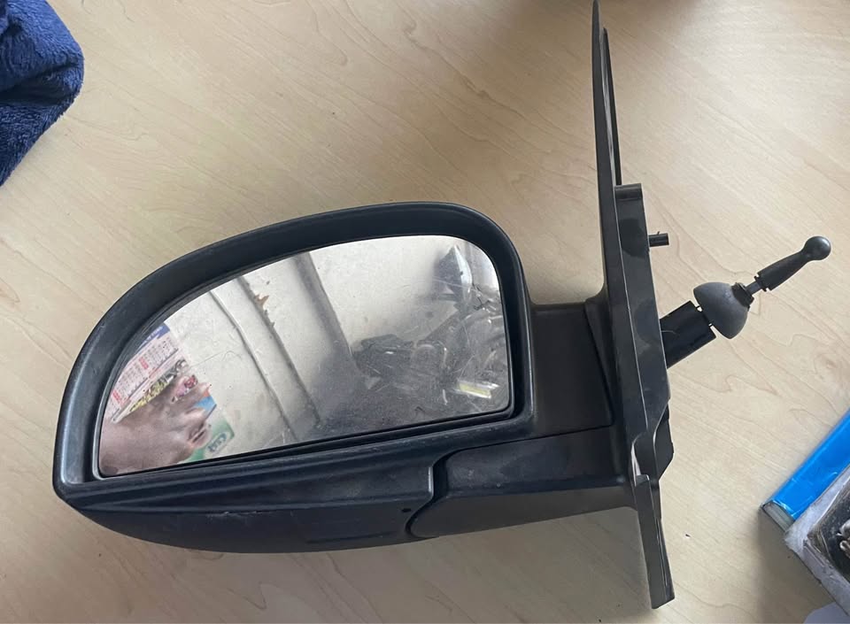 Hyundai Getz side mirror 2002/09 - Private Seller Hyundai Getz side mirror 2002/09 - Private Seller