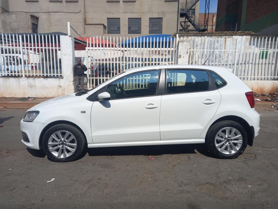 2023 VW POLO VIVO 1.4 PETROL, MANUAL TRANSMISSION, WHITE COLOUR, MILEAGE 20000KM