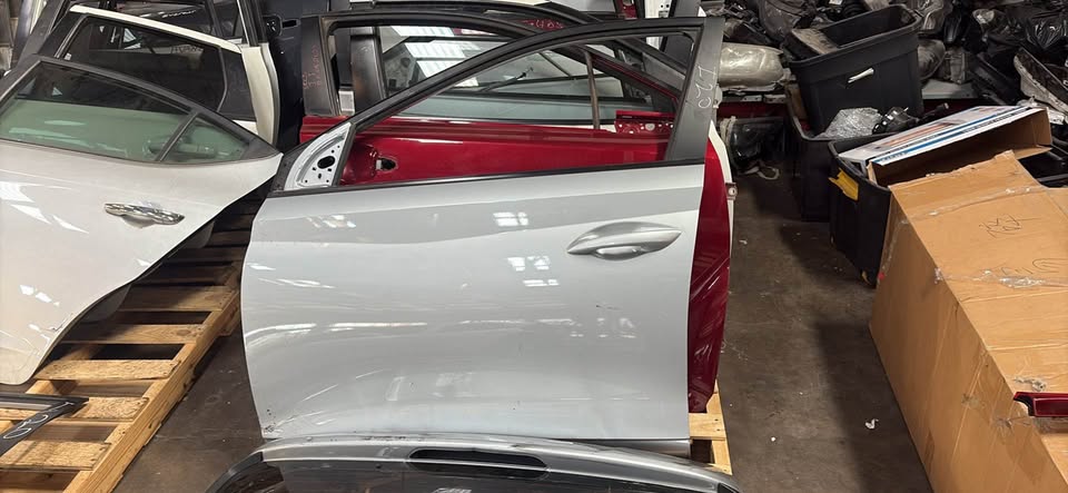 HYUNDAI I20 facelift tailgate doors boot taillight - Private Seller HYUNDAI I20 facelift tailgate doors boot taillight - Private Seller