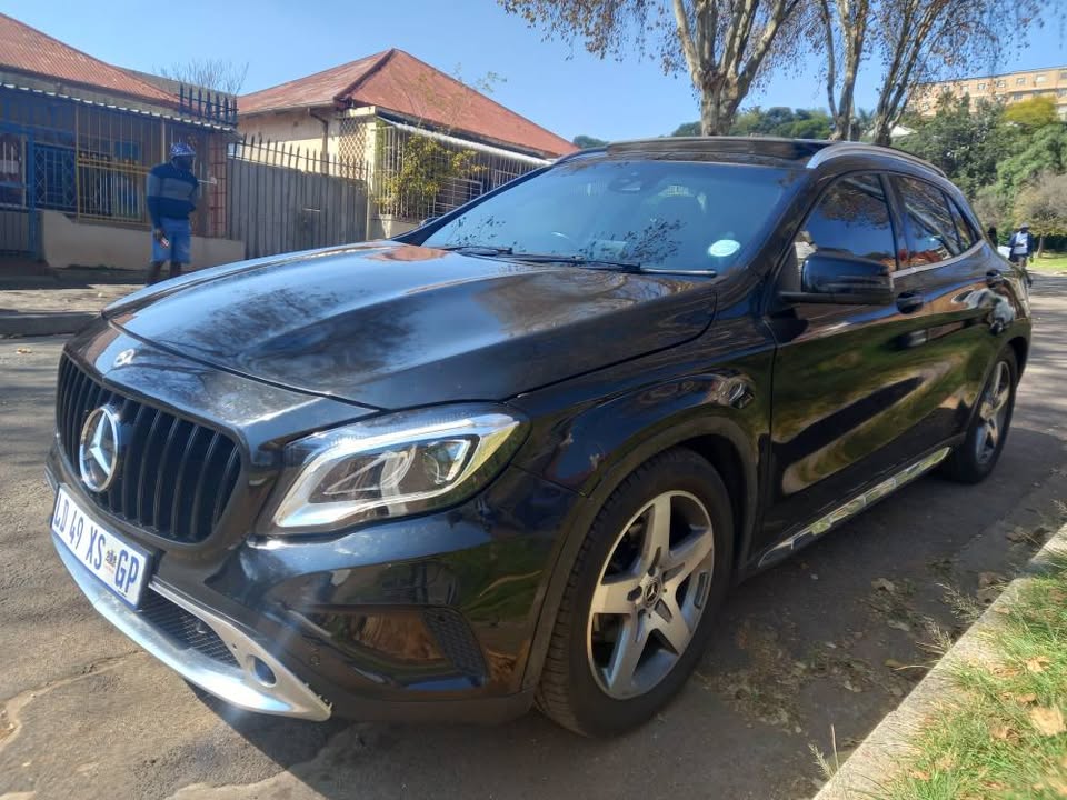 2018 Mercedes-Benz A200 GLA Petrol, Automatic, Black, 146000kms Service book, sunroof.