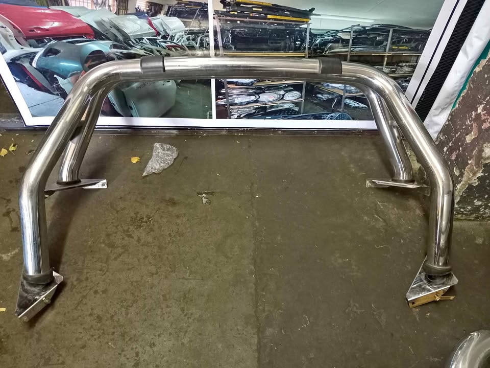 Toyota Hilux roller Bar - Private Seller