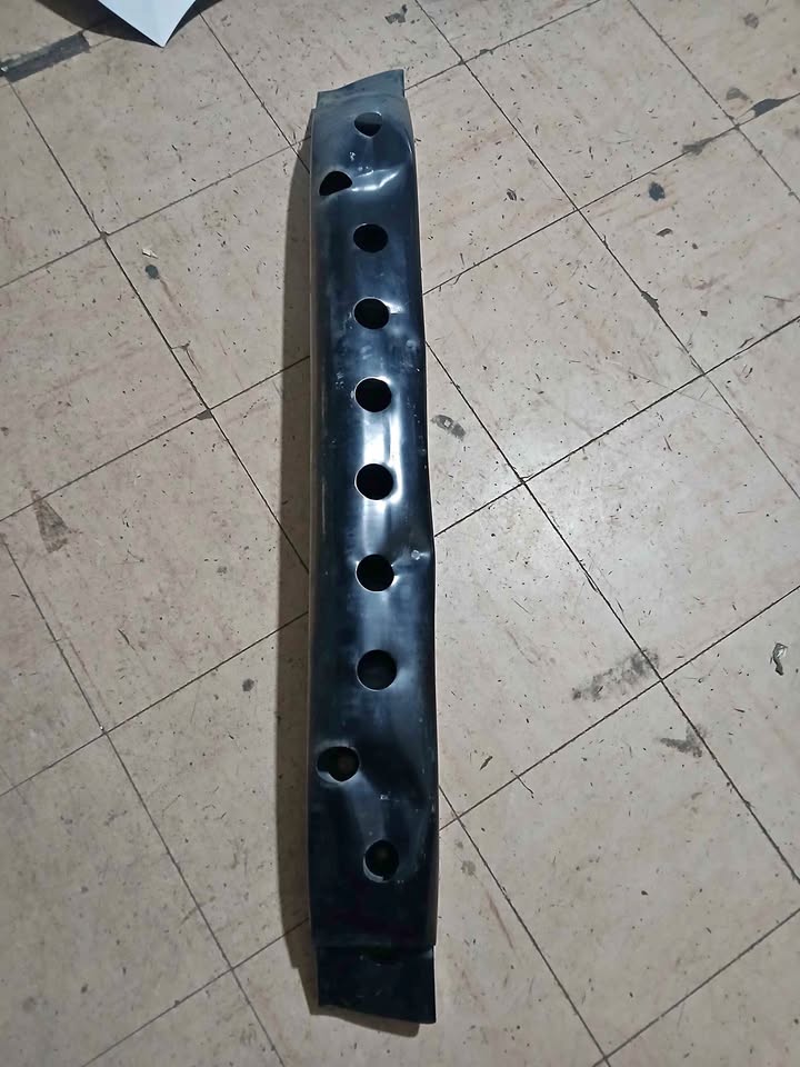 Isuzu Bakker stiffener - Private Seller Isuzu Bakker stiffener - Private Seller