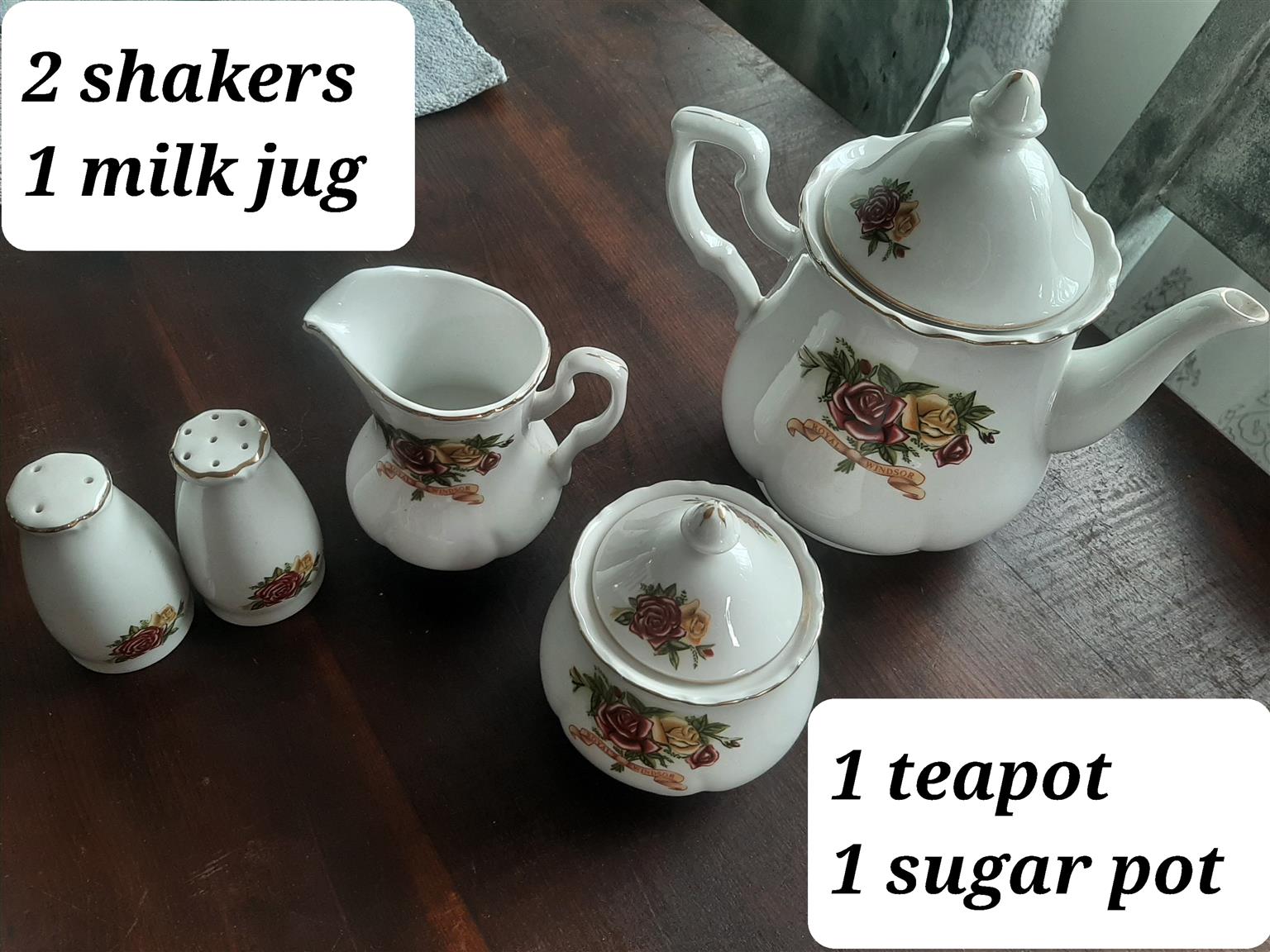59 PC Royal Windsor Dinner set