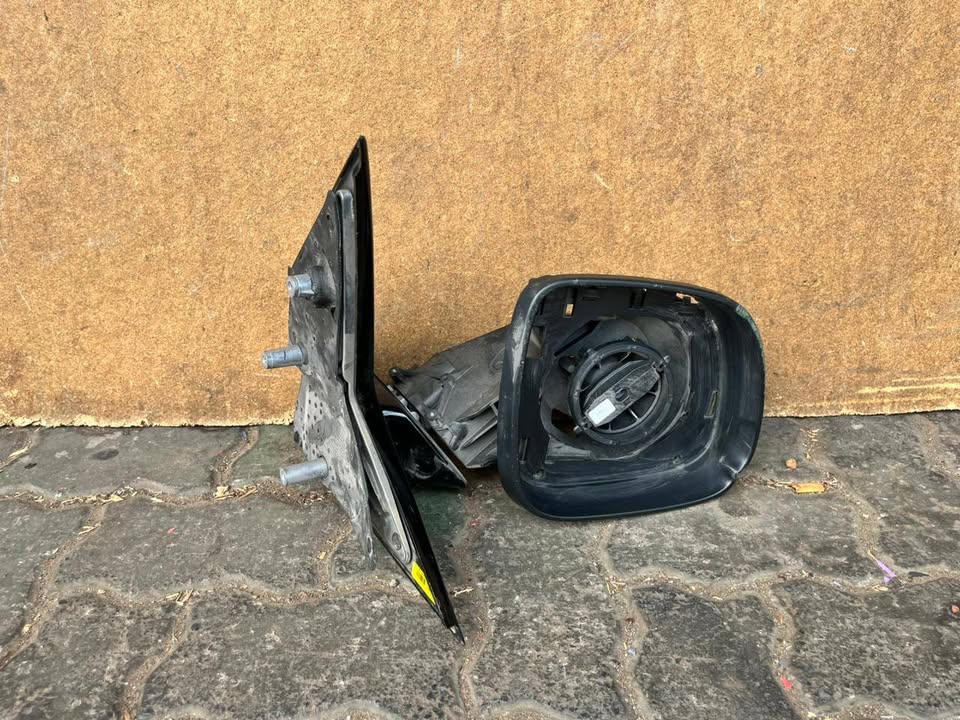 Volkswagen Transport T6 Mirror - Private Seller Volkswagen Transport T6 Mirror - Private Seller