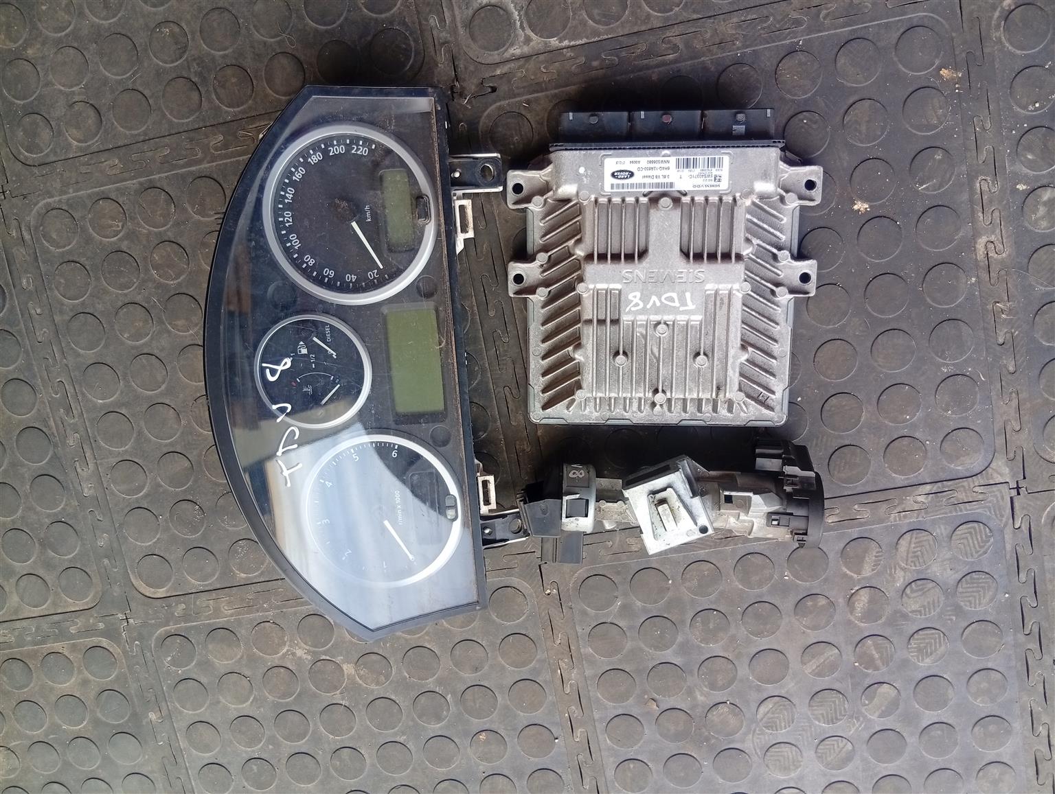 RANGE ROVER III (LM) 3.6L TDV8 lockset for sale 5WS40371C - Private Seller RANGE ROVER III (LM) 3.6L TDV8 lockset for sale 5WS40371C - Private Seller