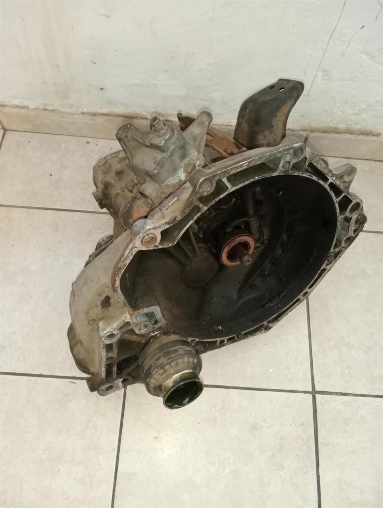 Corsa lite Gearbox 1.4 manual - Private Seller Corsa lite Gearbox 1.4 manual - Private Seller