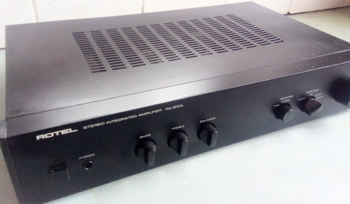 Rotel hifi amplifier Rotel hifi amplifier