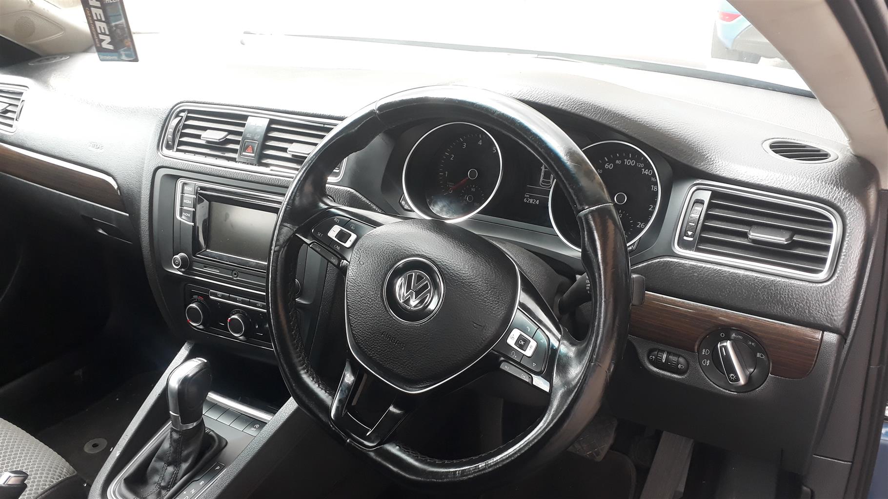 2016 VW Jetta 6 1.4 TSi Bluemotion Automatic 