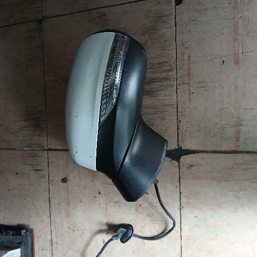 Ford Fiesta side mirror - Private Seller Ford Fiesta side mirror - Private Seller