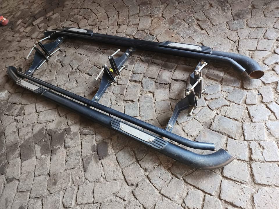 Nissan Hardbody NP300 Sidesteps - Private Seller