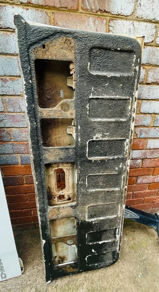 Isuzu KB300 tailgate - Private Seller