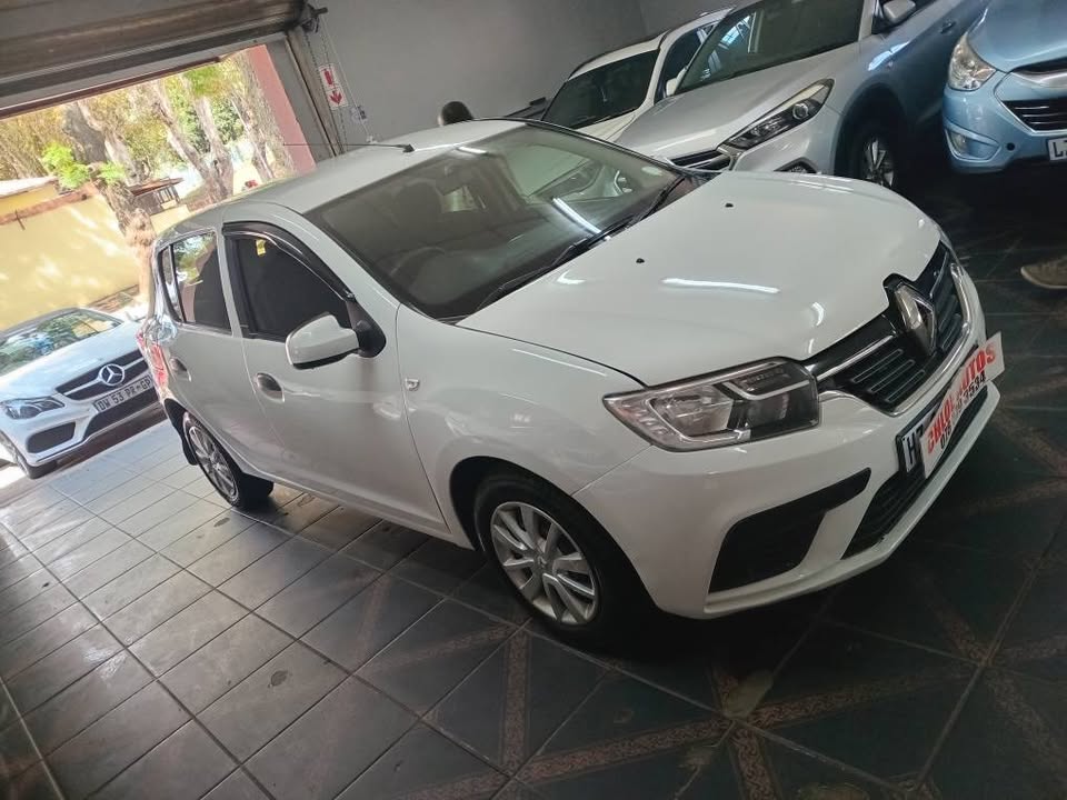 2020 Renault Sandero 900T White, Manual, Petrol
