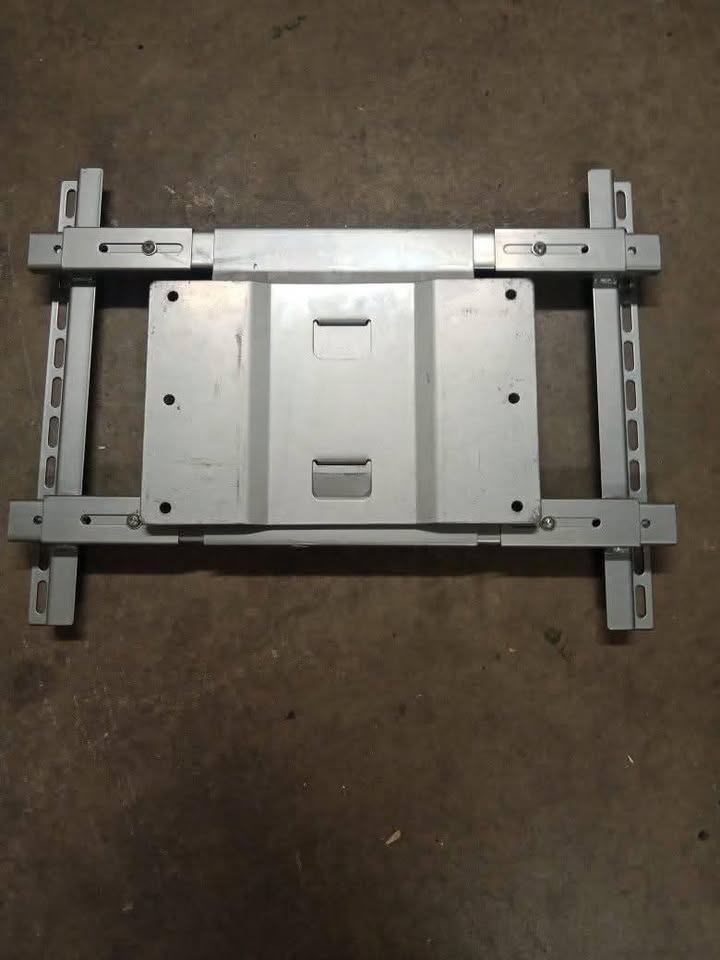 Heavy duty TV bracket