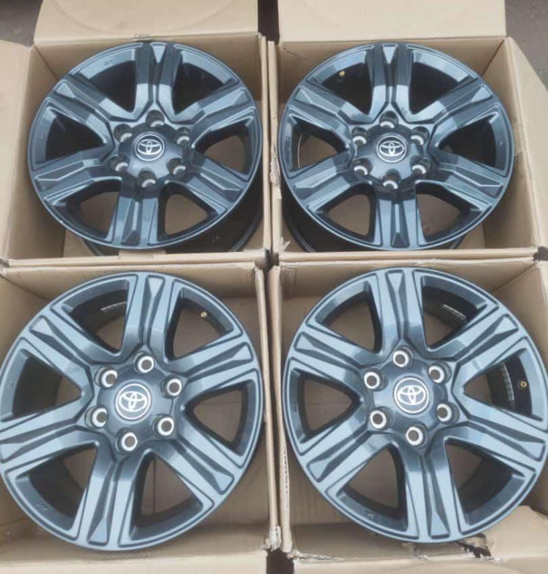 17inch Toyota Hilux/Fortuner original mags set for - Private Seller 17inch Toyota Hilux/Fortuner original mags set for - Private Seller