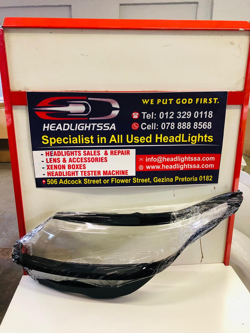 Range Rover Velar left side headlight replacement lens - Private Seller Range Rover Velar left side headlight replacement lens - Private Seller