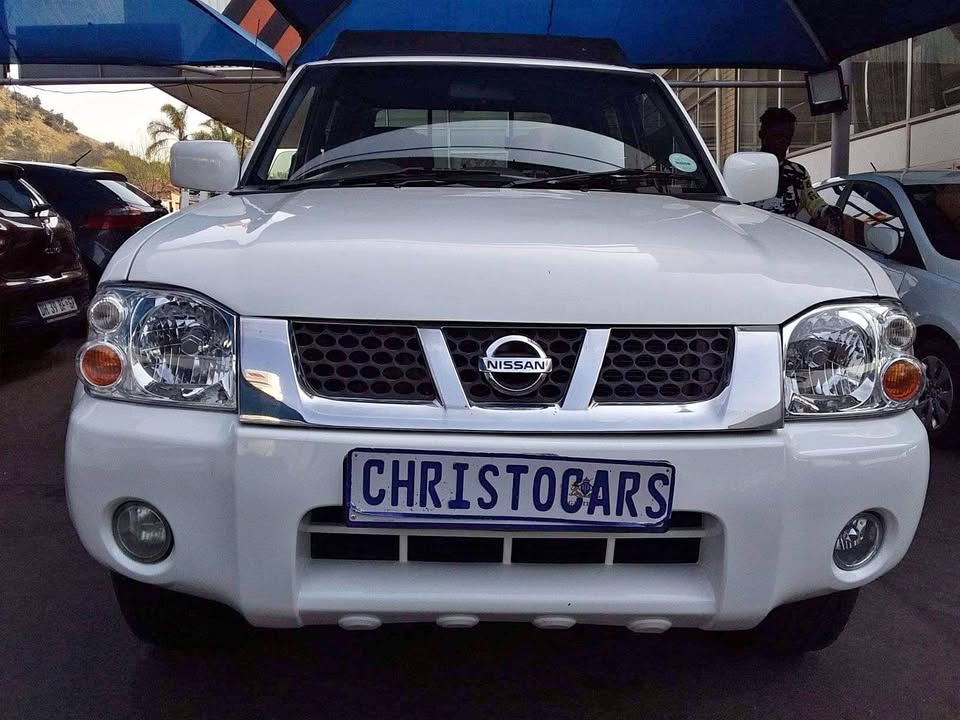 2008 Nissan NP300 Hard Body double cab 2008