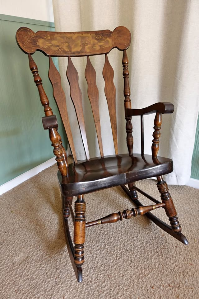 Beautiful Antique Rocking Chair Beautiful Antique Rocking Chair