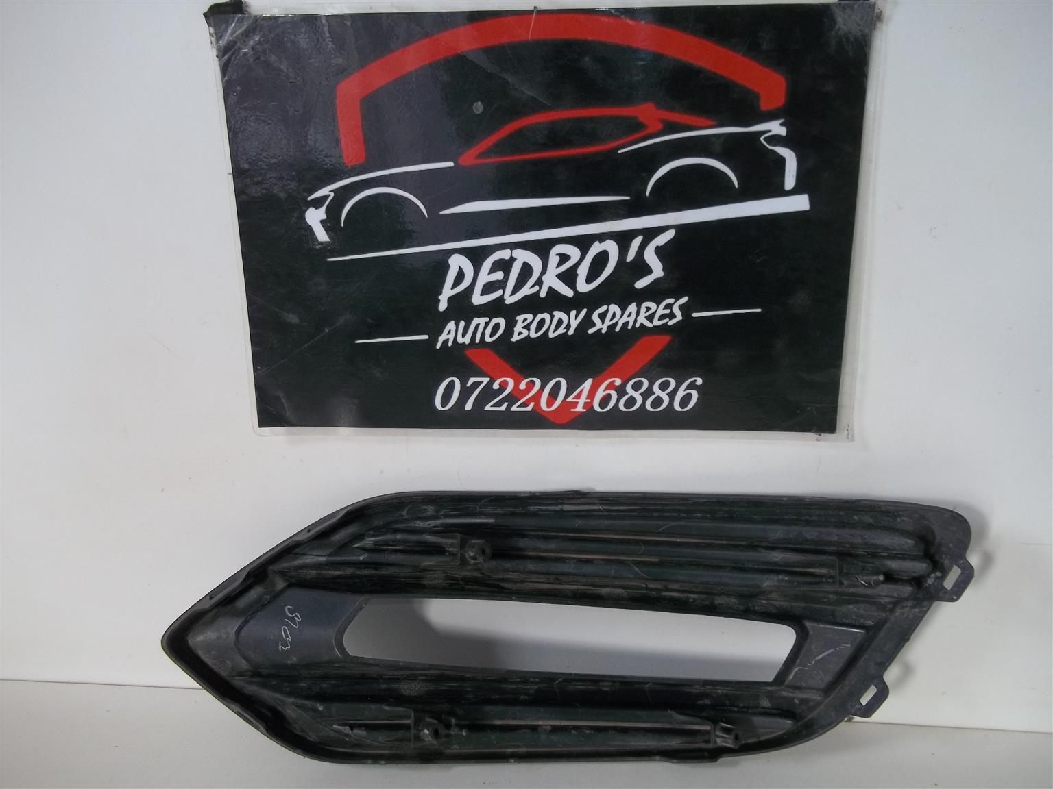 Honda HR-V fog light cover - Private Seller Honda HR-V fog light cover - Private Seller