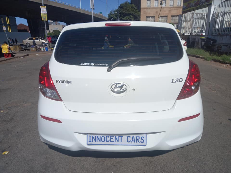 2015 HYUNDAI i20 1.2 PETROL, MANUAL TRANSMISSION, WHITE COLOUR