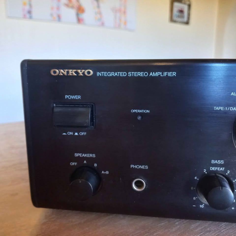 Onkyo A-801 amplifier