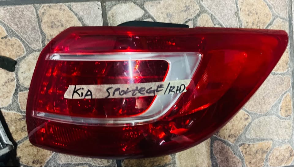 Kia Sportage taillight - Private Seller