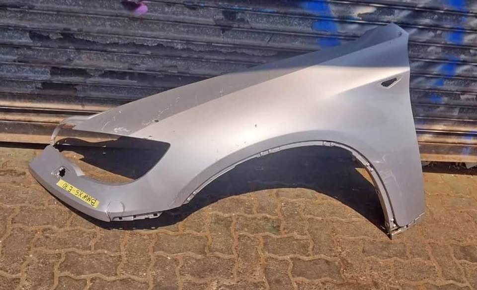 BMW X5 E70 fender - Private Seller BMW X5 E70 fender - Private Seller