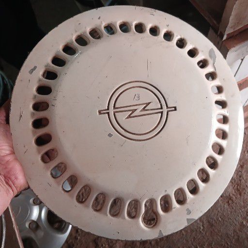 Kadett, wheel cap - Private Seller