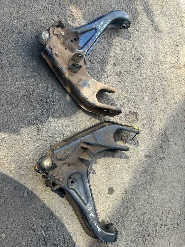 2001 Ford Ranger 2500TD Hi-Trail Xlt Lower Control Arms For Sale @Circle 7 Used Parts Call - Private Seller
