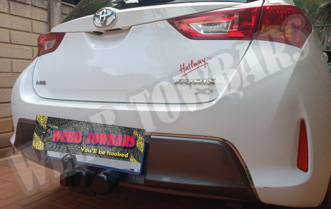 Toyota Auris X Standard/Detachable Towbars - Private Seller Toyota Auris X Standard/Detachable Towbars - Private Seller