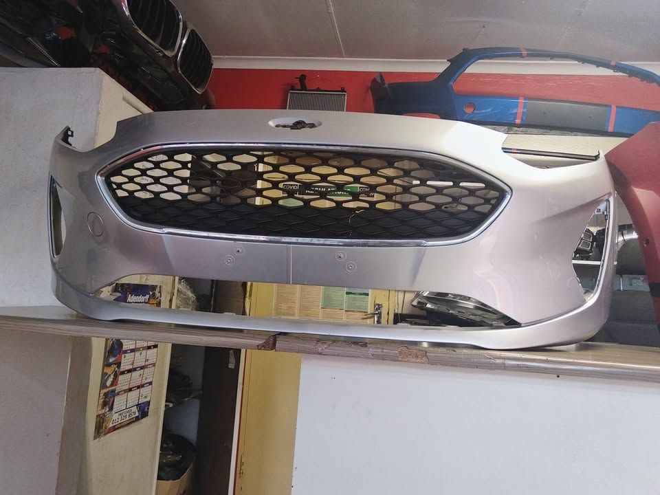 2022 FORD FIESTA FRONT BUMPER WITH MAIN GRILL AVAILABLE FOR SALE - Private Seller 2022 FORD FIESTA FRONT BUMPER WITH MAIN GRILL AVAILABLE FOR SALE - Private Seller