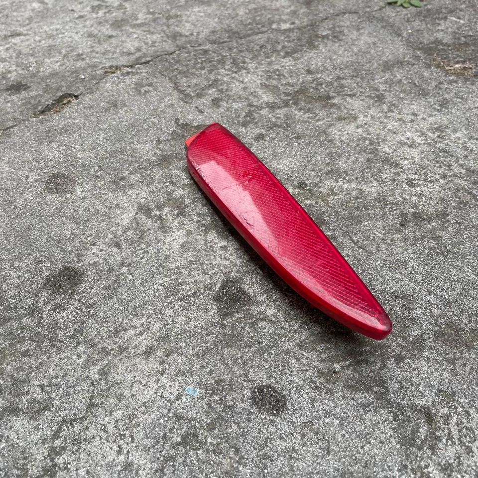 Hyundai Rear Bumper Reflector - Private Seller